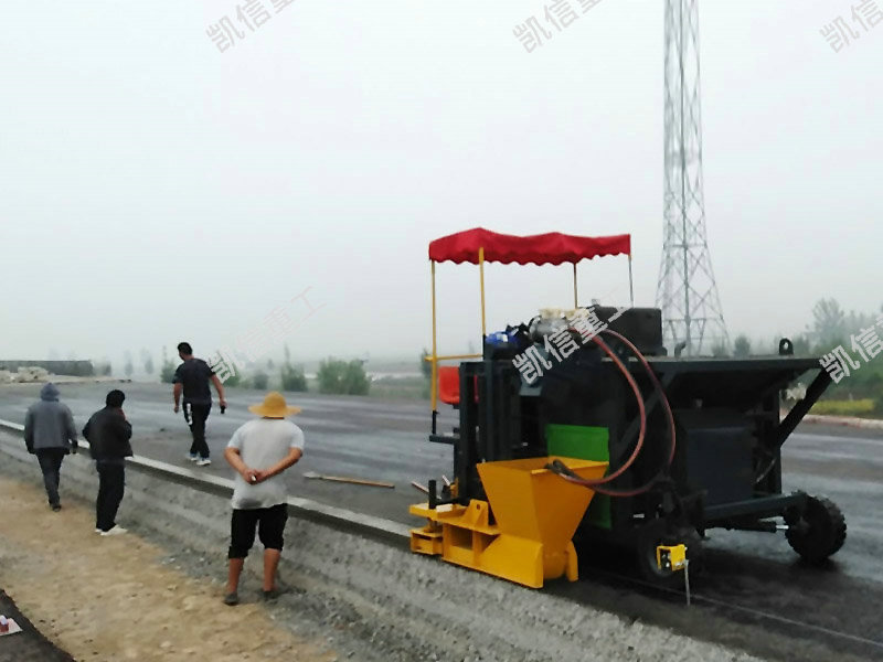 路緣石滑膜機
